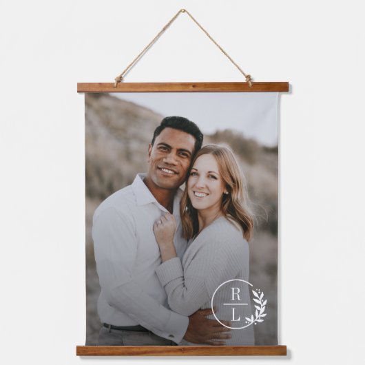 Trendy Wreath Couple Initials Foto Wall Tapestes Wandteppich Mit Holzrahmen (Vorderseite)