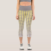 Trendy Yellow and Gray Gradient Heart Pattern Capri Leggings (Vorderseite)