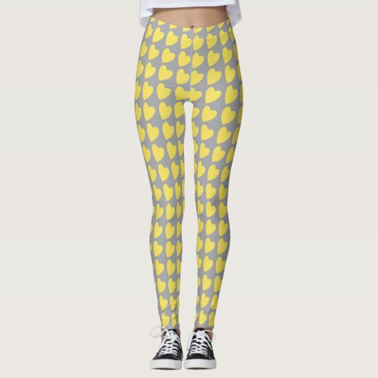 Trendy Yellow and Gray Heart Pattern Leggings (Vorderseite)