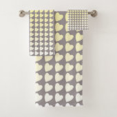 Trendy Yellow Gray Herzdesign Muster Gradient Badhandtuch Set (Insitu)