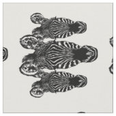Trendy Zebra Herd auf Zebra Print Stoff (Nahaufnahme)