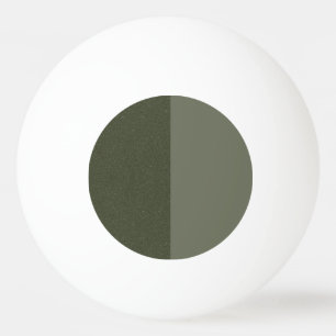 Trennen Sie den grünen Pong-Ball. Tischtennisball