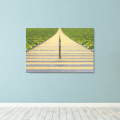 Treppe des Stadions zwischen Reihen der grünen Sit Leinwanddruck (Insitu (Holzboden))