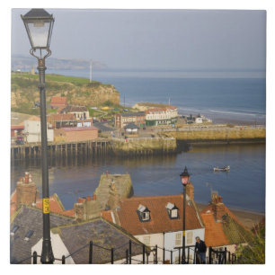 Treppe hinunter zum Hafen, Whitby, Norden Fliese