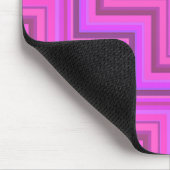 Treppenmuster aus rosa Streifen Mousepad (Ecke)