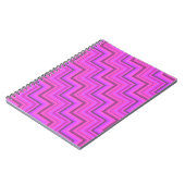 Treppenmuster aus rosa Streifen Notizblock (Linke Seite)
