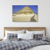 Treppenpyramide in Saqqara, eine der frühesten Leinwanddruck (Insitu (Schlafzimmer))