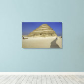 Treppenpyramide in Saqqara, eine der frühesten Leinwanddruck (Insitu (Holzboden))