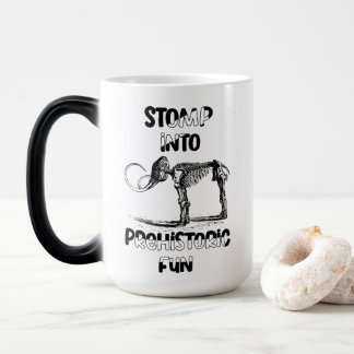 Treten Sie ein in den prähistorischen Spaß - Mammo Verwandlungstasse