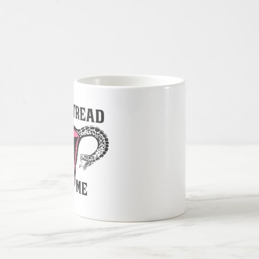 Treten Sie mir keine weibliche Pro-Wahl entgegen Kaffeetasse (Mittel)