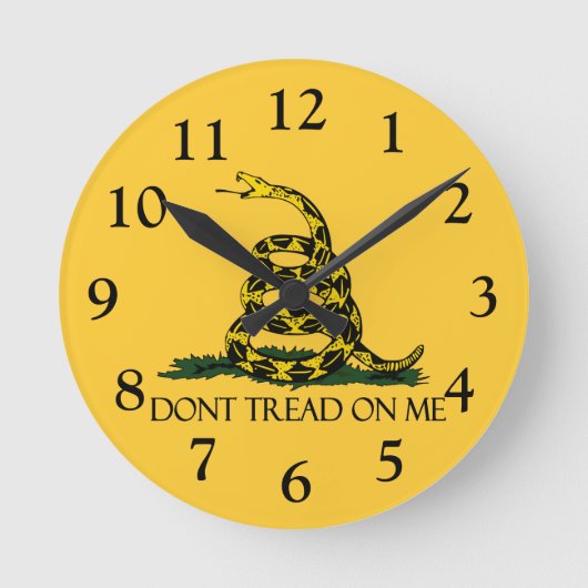 Treten Sie mir nicht auf, Gadsden Flag Patriotisch Runde Wanduhr (Vorderseite)