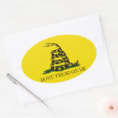 Treten Sie mir nicht auf Ovaler Aufkleber (Umschlag)