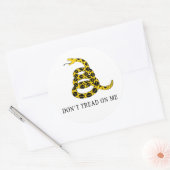 Treten Sie mir nicht auf Runder Aufkleber (Umschlag)