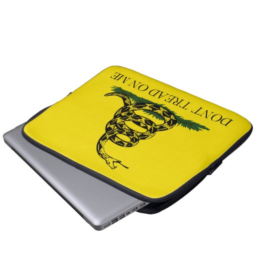 Treten Sie mir nicht die amerikanische Flagge Gads Laptopschutzhülle (Vorne Knopf)