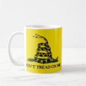 Treten Sie nicht auf Mir-Gadsden Flagge Kaffeetasse (Links)