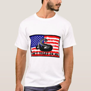 Treten Sie nicht auf mir mit Flagge T-Shirt