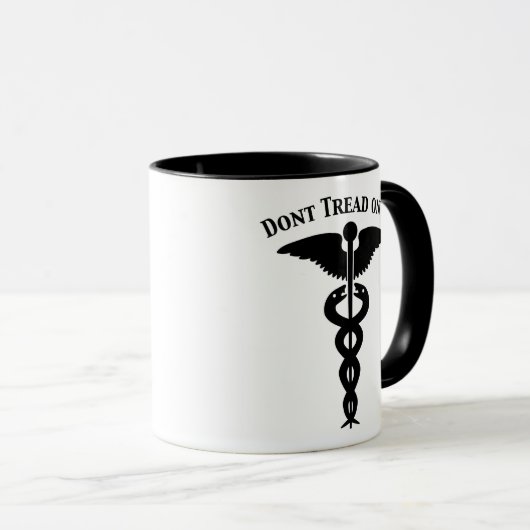 Treten Sie nicht auf uns Caduceus Tasse (VorderseiteRechts)
