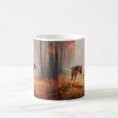 Treten Walker Coonhound im Herbst Leaves Fall Kaffeetasse (Mittel)