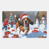 Treten Walker Coonhound Schnee mit Weihnachtshut Rechteckiger Aufkleber (Vorderseite)