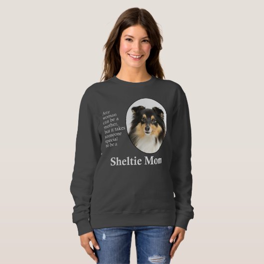 Tri-Color Sheltie Mama Sweatshirt (Vorne ganz)
