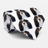 Tri Farbunbekümmerter Königcharles Spaniel 2 Krawatte (Gerollt)