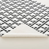 Triangle-Muster weiß und schwarz Sherpadecke (3/4)