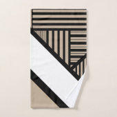 Triangle Stripes - Taupe, Schwarz und Weiß Badhandtuch Set (Handtuch)