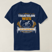 Triathlon Ehefrau Weihnachtsgeschenk oder Geburtst T-Shirt (Design vorne)