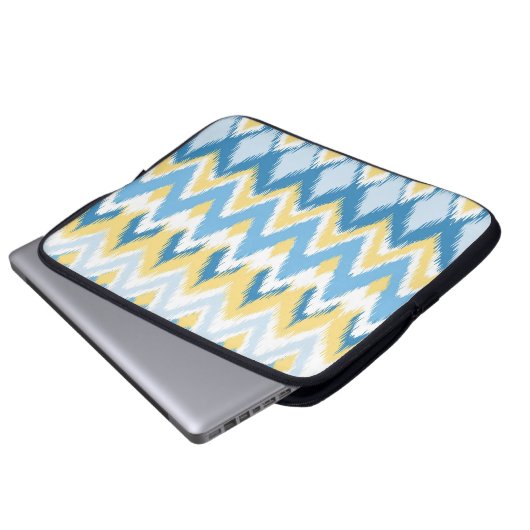 Tribal aztec Zickzack zag stripes ikat pattern Laptopschutzhülle (Vorne Knopf)