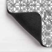 Tribal Batik - grau / grau, schwarz und weiß Mousepad (Ecke)