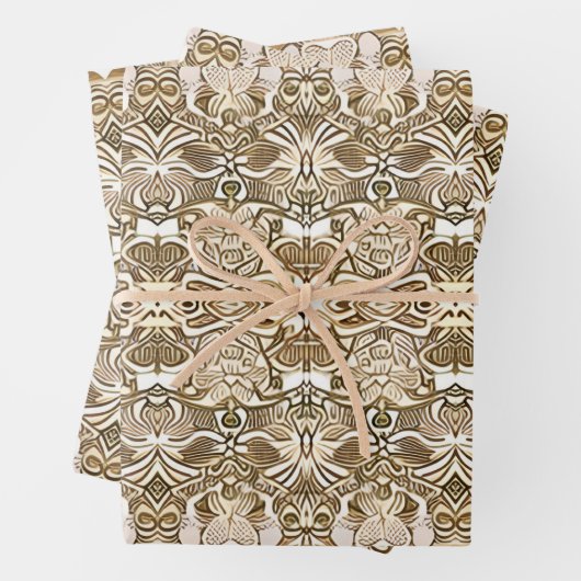 Tribal Batik Muster in Coffee Brown und Beige Geschenkpapier Set (Beispiel)