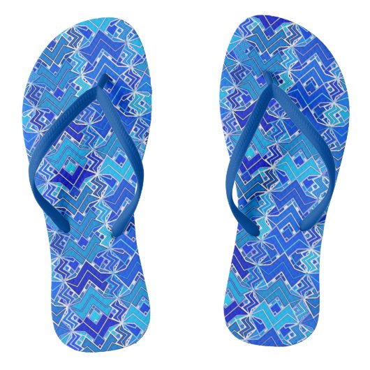 Tribal Batik Print, Cobalt und Cerulean Blue Badesandalen (Fußbett)