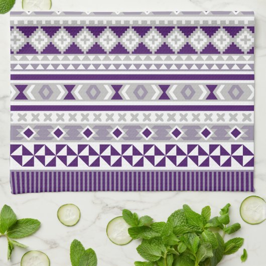 Tribal Blanket Muster Lila Grau Geschirrtuch (Gefaltet)