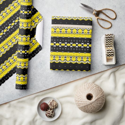 Tribal Brown & Black Pattern Geschenkpapier (Kunsthandwerk)