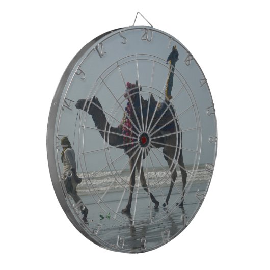 Tribal Camel Ride: Morgengrauen mit Sandstrand und Dartscheibe (Vorderseite Links)