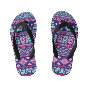 Tribal Ethnisch: Farbige nahtlose Muster. Kinderbadesandalen