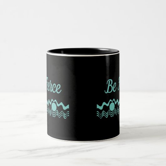 Tribal Geometric Turquoise and Black Zweifarbige Tasse (Mittel)