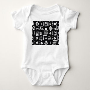 Tribal geometrisch: stilvoller nahtloser Hintergru Baby Strampler