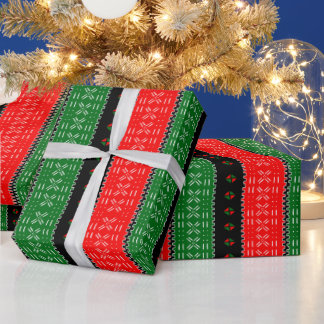 Tribal-Muster aus schwarzem Rot und Grün Geschenkpapier