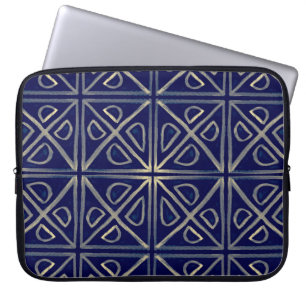 Tribal Nahtlose Blaue geometrische Muster. Striped Laptopschutzhülle