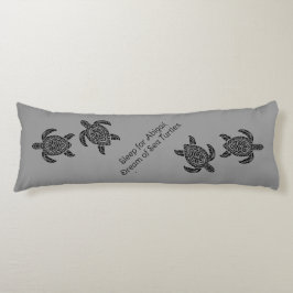 Tribal Sea Turtles and Text in Black on gray Seitenschläferkissen
