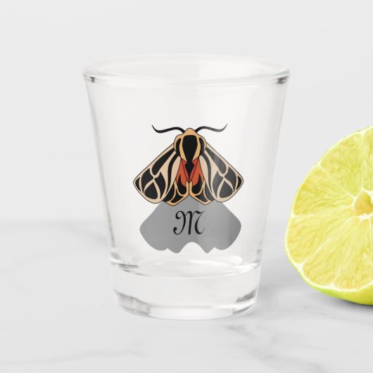 Tribal Tiger Moth Monogram Schnapsglas (Vorderseite)