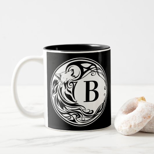 Tribal Wolf Monogram Zweifarbige Tasse (Mit Donut)