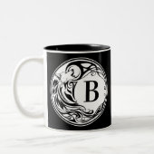 Tribal Wolf Monogram Zweifarbige Tasse (Links)