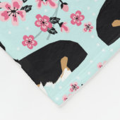 Tribfarbene Corgi-Kirschblüten Fleecedecke (Ecke)