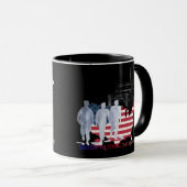 Tribut an tapfere Herzen schwarz Tasse (VorderseiteRechts)