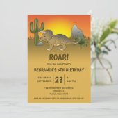 Triceratops Dinosaurier in der Wüste Kind's Geburt Einladung (Stehend Vorderseite)