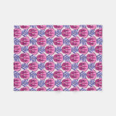 Triceratops Hübsch Pink Dinosaurier Muster Fleecedecke (Vorderseite (Horizontal))