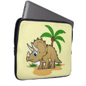 Triceratops in einem tropischen Klima. Laptopschutzhülle (Vorne Rechts)