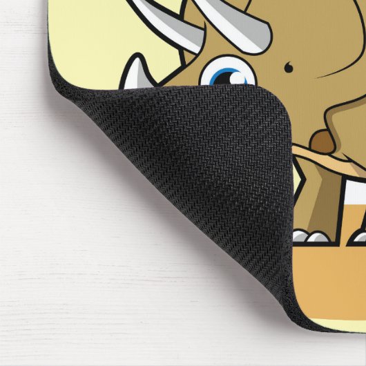 Triceratops in einem tropischen Klima. Mousepad (Ecke)